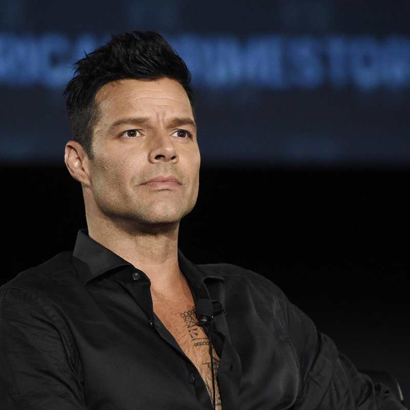 Equipo de Ricky Martin se pronuncia sobre la órden emitida en su contra