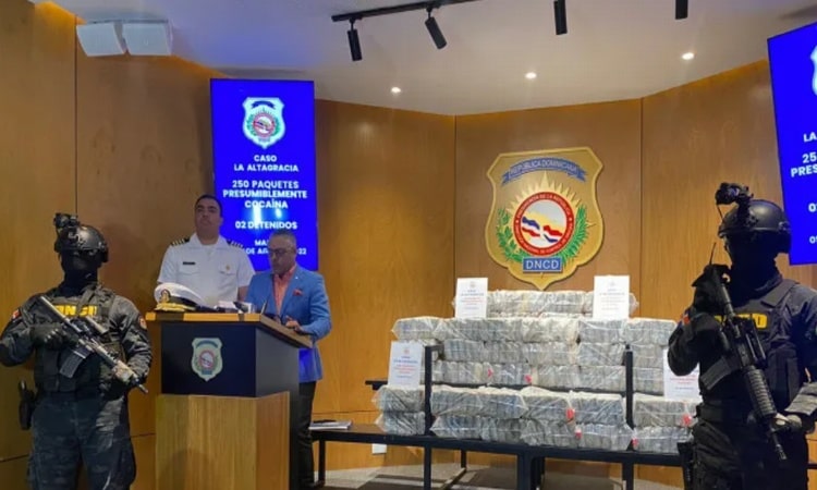 Confiscan al menos 250 paquetes de sustancia sospechosa en un operativo