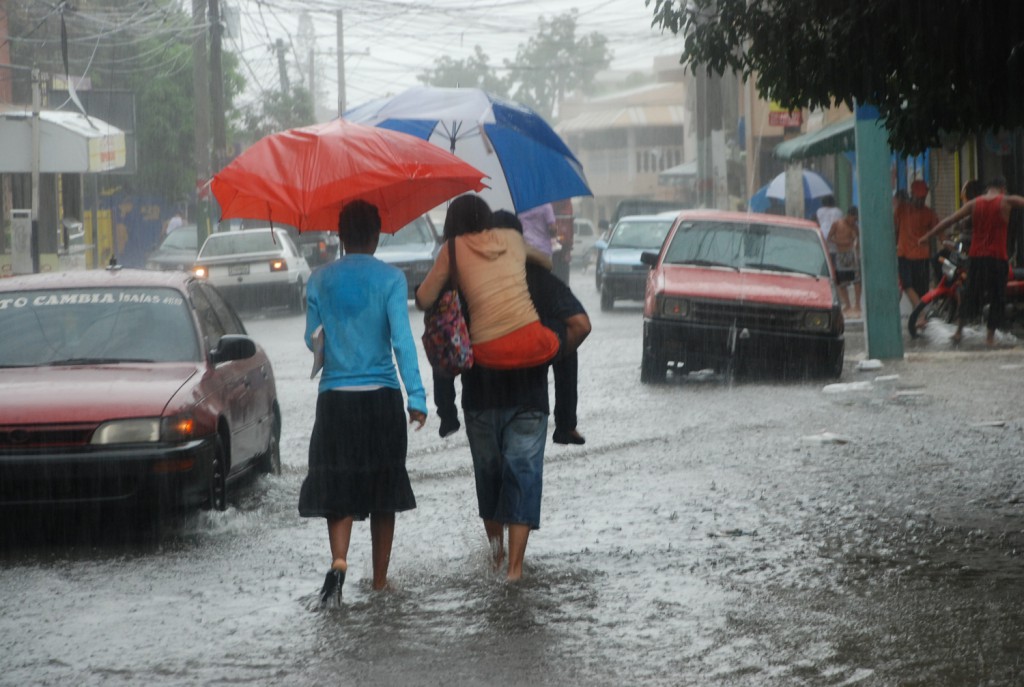 Emiten alerta amarilla para Santiago y La Vega por las constantes lluvias