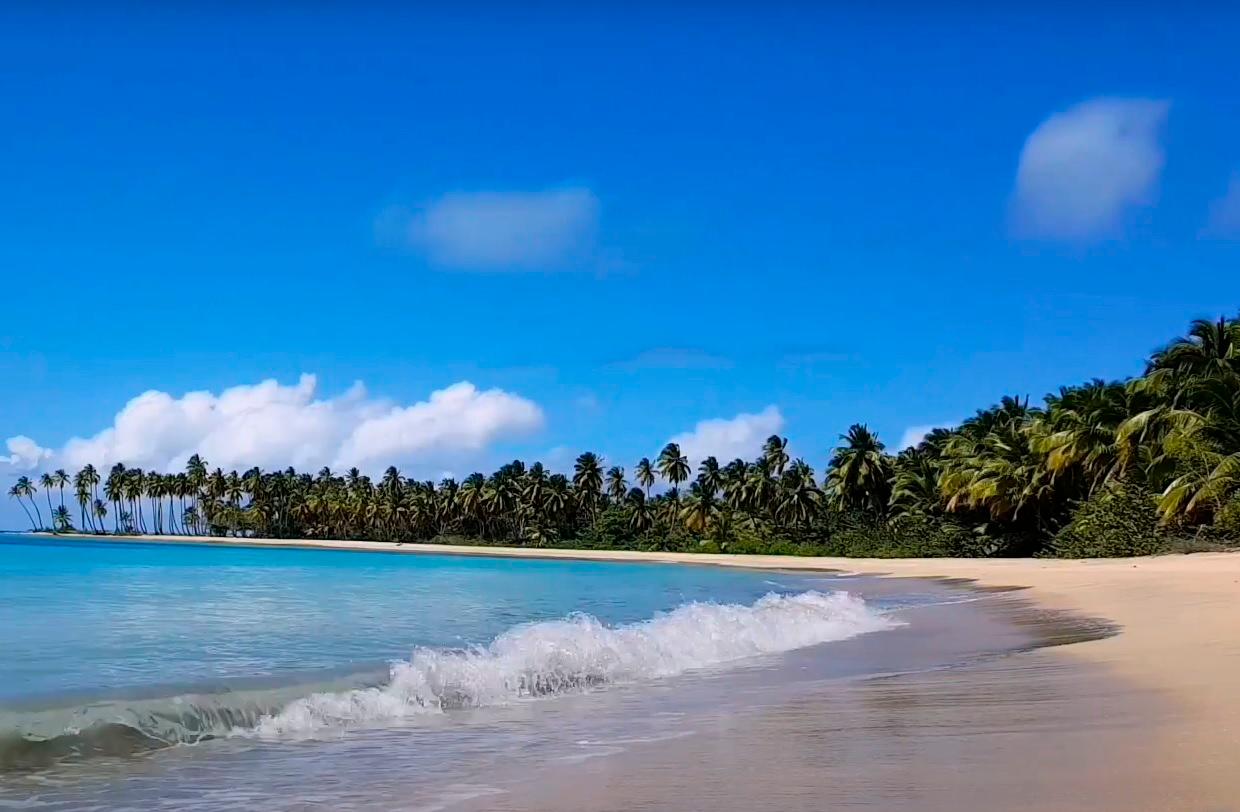 Ministro de Turismo realiza presenta nuevas prohibiciones para las playas de Miches