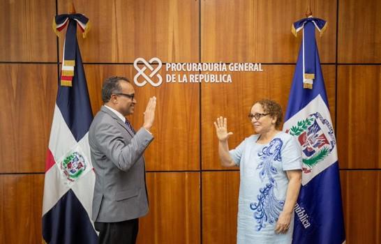 Nuevo inspector general del Ministerio Público es juramentado por Miriam Germán