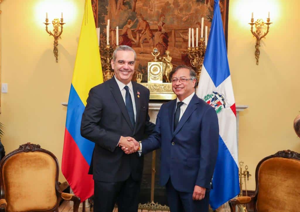 El presidente Luis Abinader sostiene una reunión con Gustavo Petro e Iván Duque en Colombia