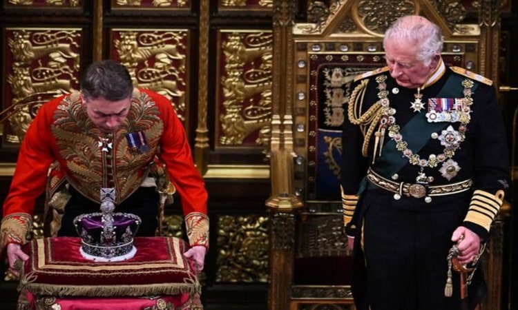 El nuevo Rey de Reino Unido adoptará el nombre de Carlos III