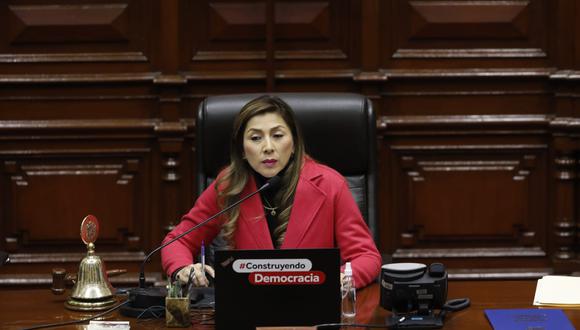 Presidenta del congreso peruano fue destituida de su cargo