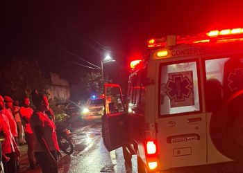 Colisión de vehículo en Santiago deja varios jóvenes afectados