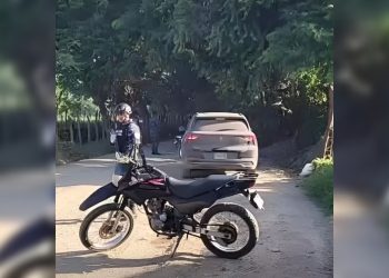 Extranjero es hallado sin aliento dentro de camioneta en Esperanza