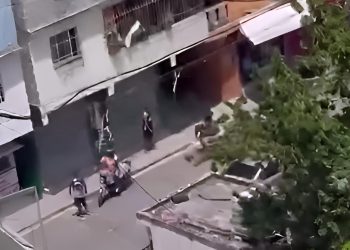 Ciudadanos retienen a un angelito en pleno acto en Buenos Aires de Herrera