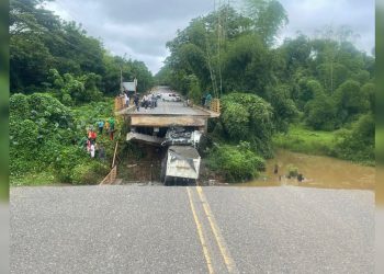 Confirman pérdida de conductor en colapso de puente Monte Plata