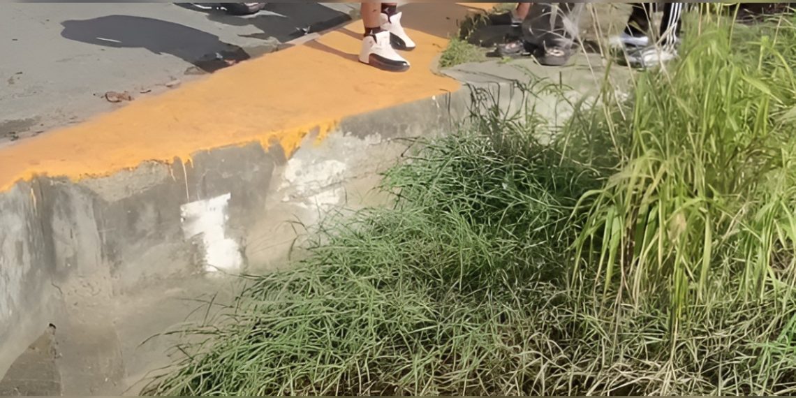 Hombre envuelto en lona es hallado en canal de Cañafistol, Baní