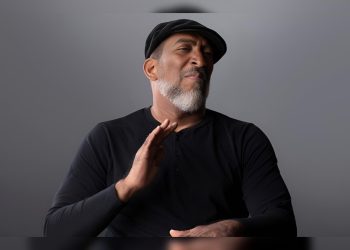 Chichí Peralta de luto tras pérdida de su madre