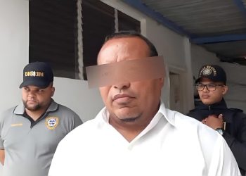 Más sobre el arresto de hombre que ofreció dinero por una pequeña