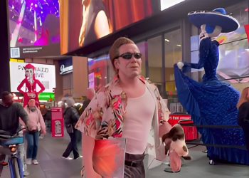 Romeo Santos sorprende en Nueva York con disfraz inspirado en Ace Ventura