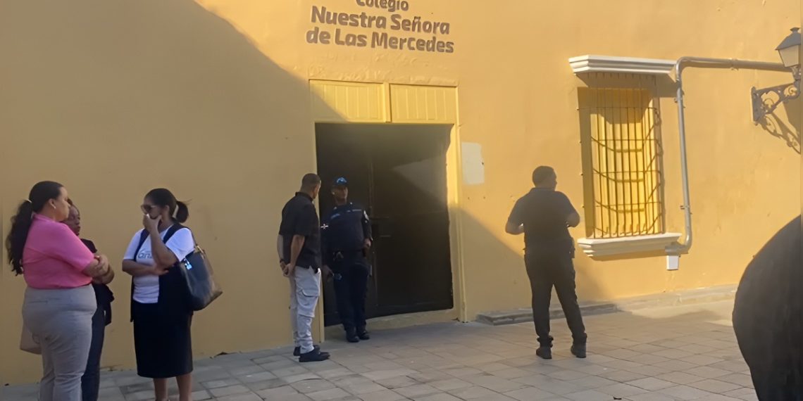Hallan a un hombre que dejó de vivir dentro de un colegio