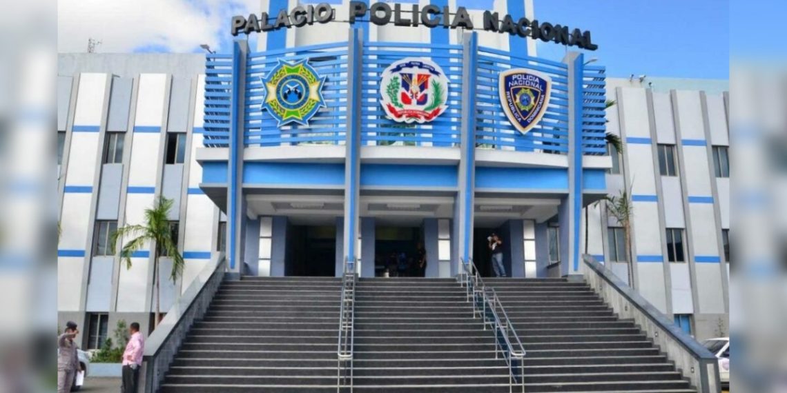 Joven es detenido tras presunto robo en un centro educativo de San Francisco de Macorís