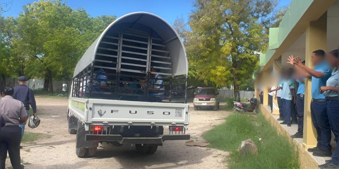 Varios estudiantes fueron detenidos tras incidente entre alumnos en Barahona