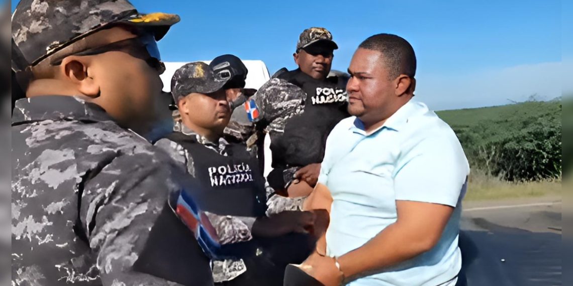 Intervención policial genera detención de abogado y comunicador en Montecristi