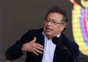 Petro señala que lancheros perjudicados por EE.UU. serían dominicanos