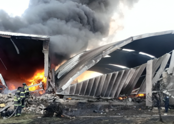 Reportan incidente aéreo en zona industrial cercana al aeropuerto de Toluca