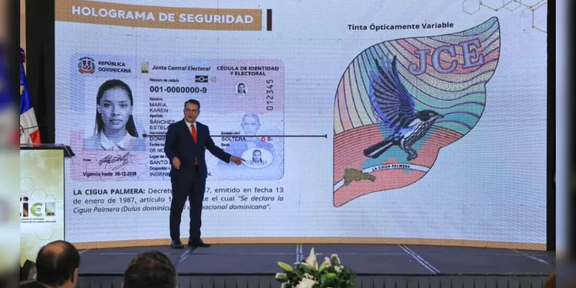 JCE presenta diseño de nueva cédula y fija entrega en 2026