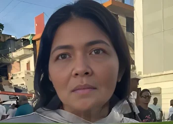 Familiar expone caso de salud ante Palacio de Justicia