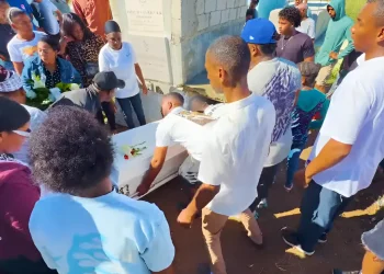 Comunidad despide a joven había resultado afectado en San Juan