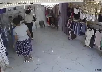 Denuncian mujeres por sustracción de mercancía en boutique en Hato Mayor