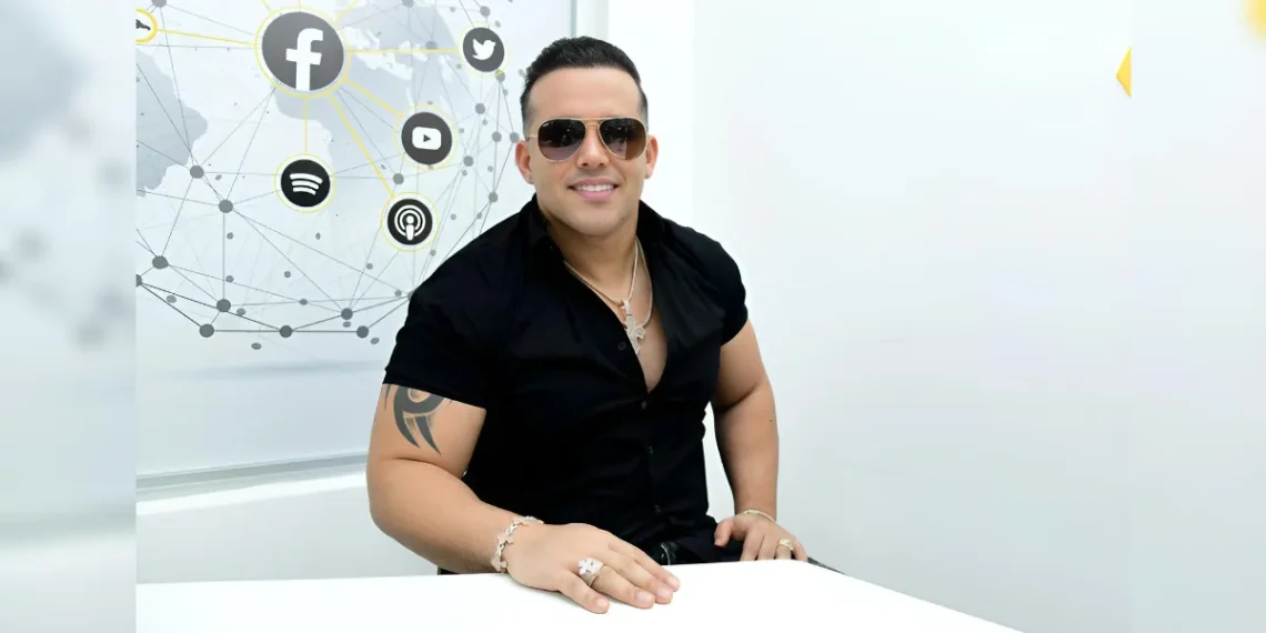 El Blachy entrega casa a su madre y anuncia aportes