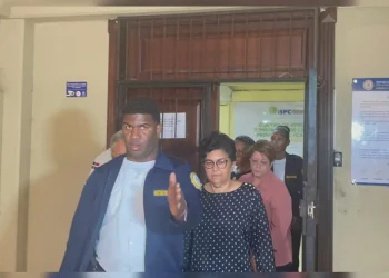 Tribunal fija medidas a colaboradoras del Colegio Da Vinci en Santiago