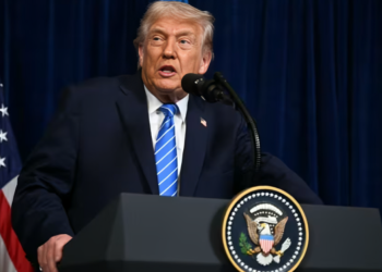 Trump genera polémica al culpar a víctima en Mineápolis y criticar izquierda