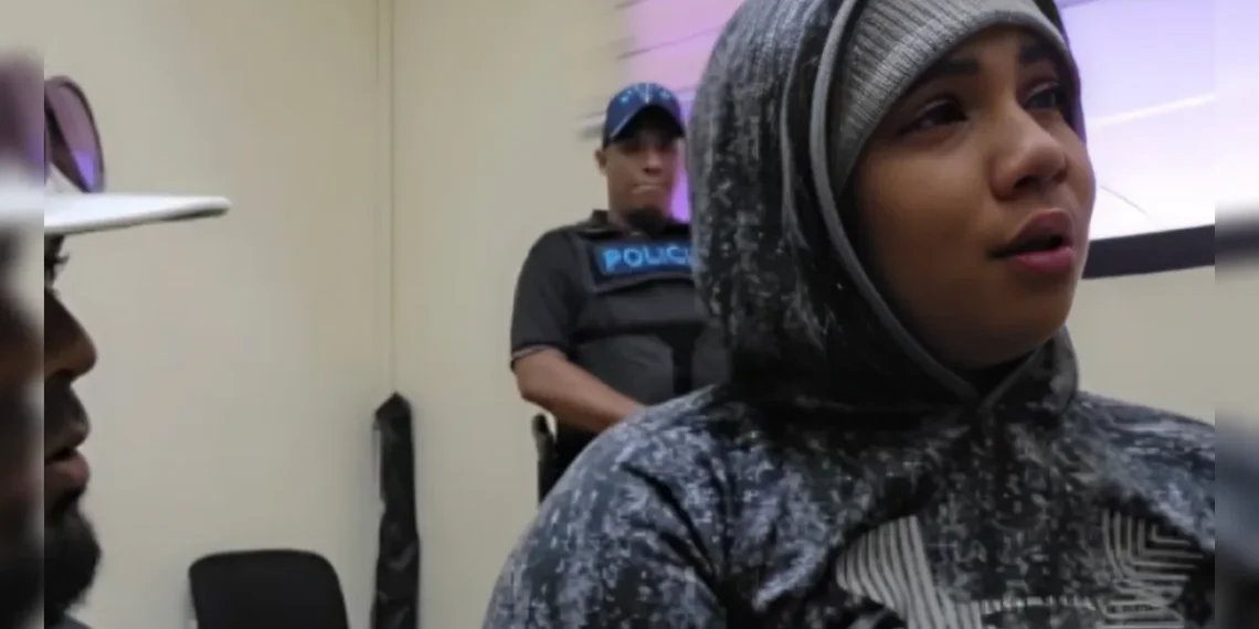 Así salió Ankelsy Valerio del tribunal tras audiencia aplazada por caso familiar