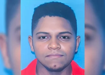 Joven pescador queda sin aliento frente a su esposa en Verón