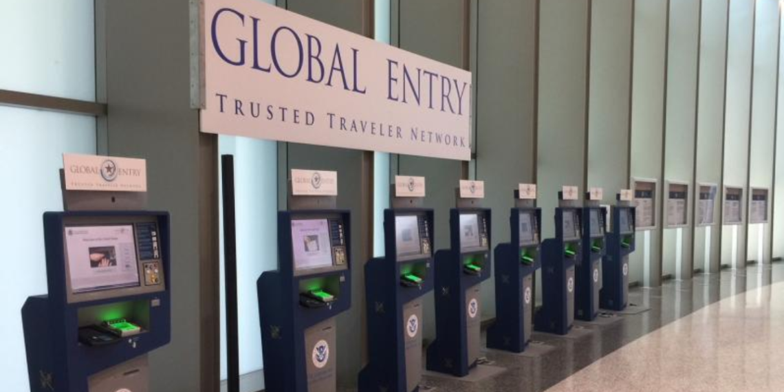 Embajada explica beneficios del programa Global Entry para viajeros frecuentes