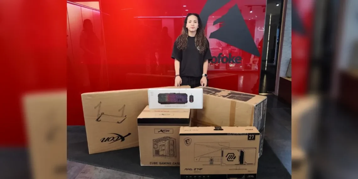 DJ Cocoo recibe computadora gamer tras participar en Live Extendido