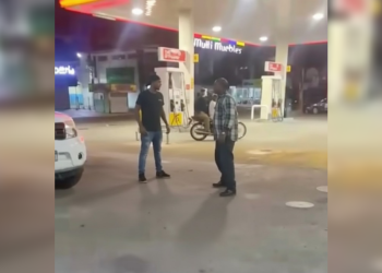 Joven perjudica a hombre mayor en gasolinera de San Francisco de Macorís