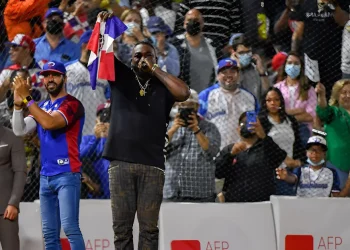 David Ortiz se reúne con embajadora estadounidense en RD