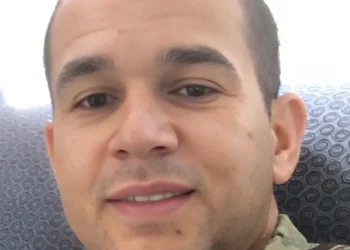 Madre de dominicano pide apoyo tras incidente familiar en Florida