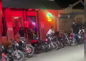 Reportan incidente tenso frente a bar La Costanera en Villa Trina