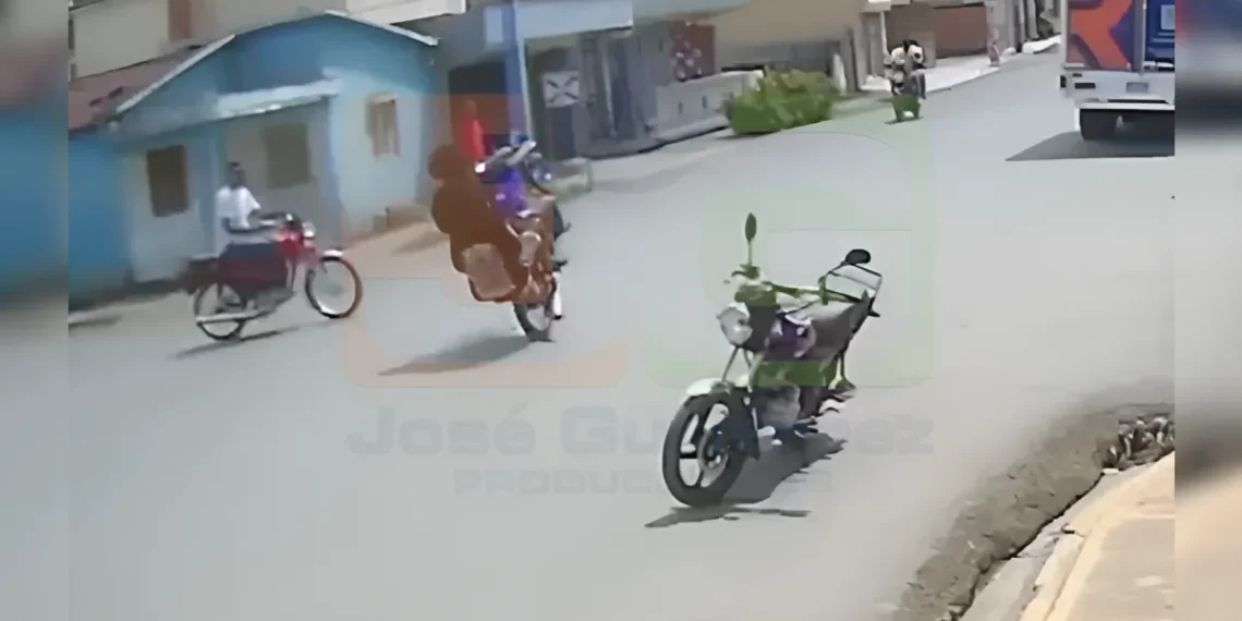 Suceso vial en Sabana Grande de Boyá deja dos afectados