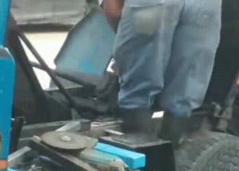 Soldador resulta herido al caerle encima cama de camión en Nagua