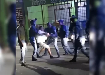 Denuncian actuación policial contra jovencito en Manoguayabo