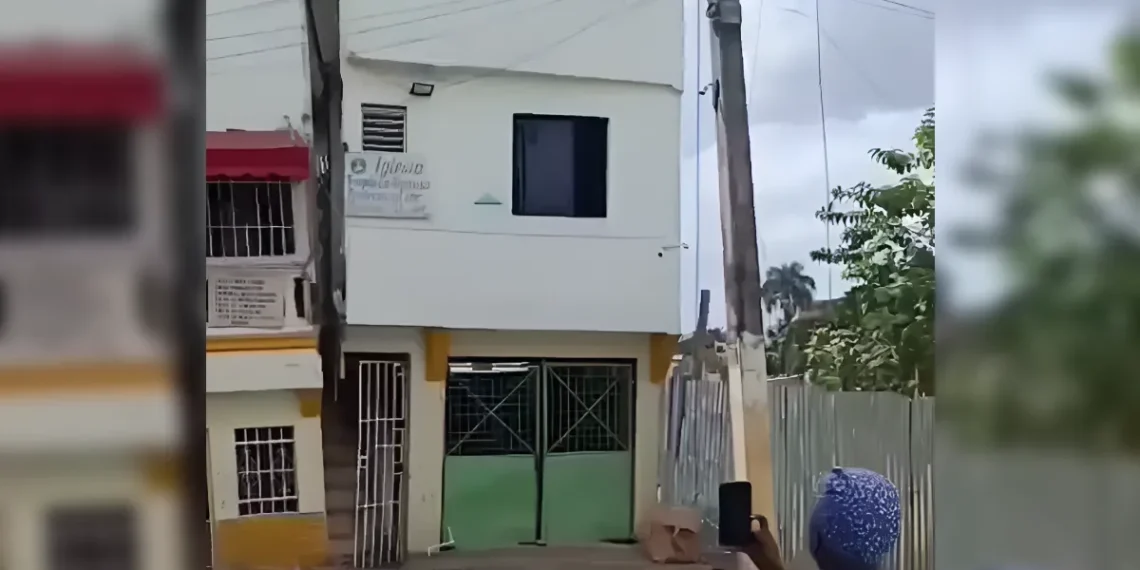 Vivienda colapsa en Villa Mella por deslizamiento cerca de construcción